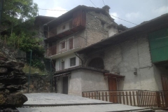 foto-facciata-dal-lato