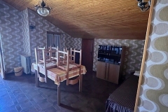 Sampeyre-soggiorno-mansarda-